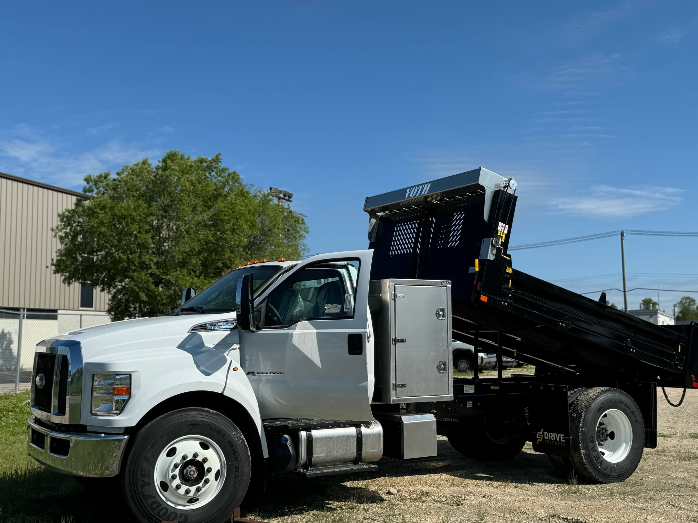 F650 w/Voth11.9 steel dump body