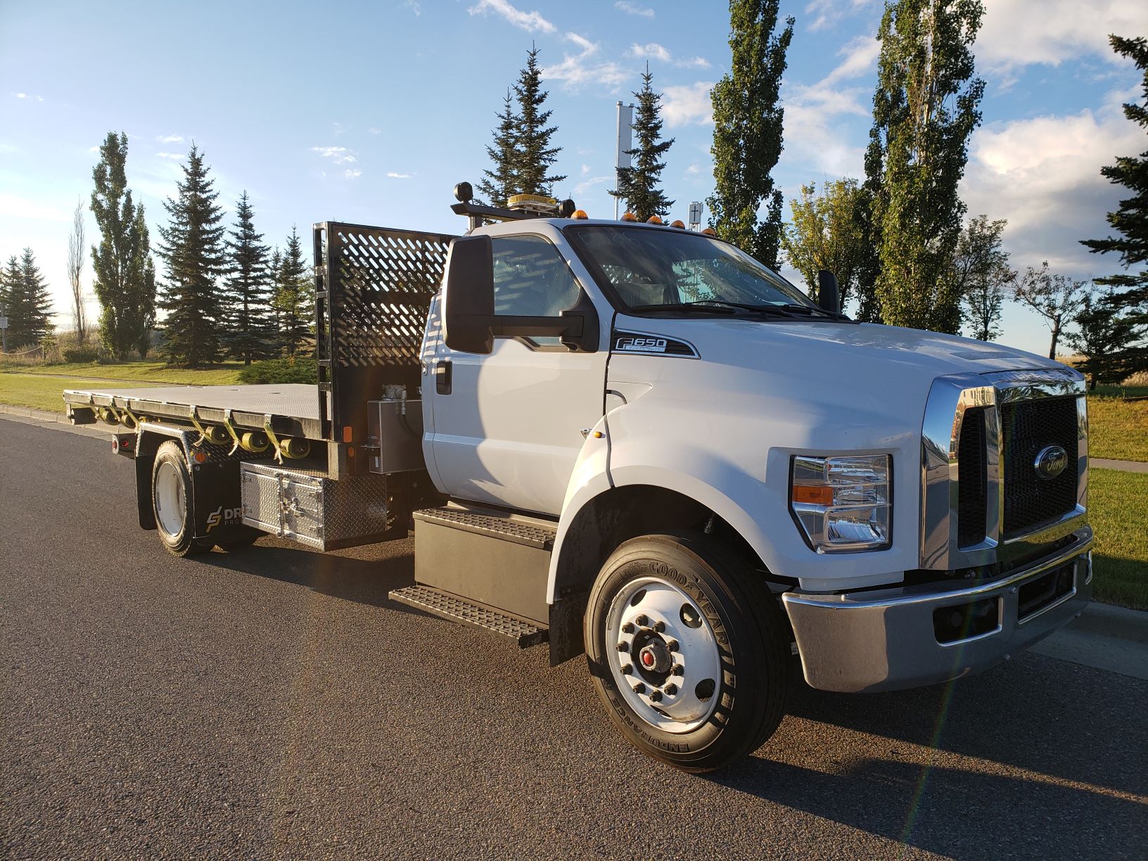 2022 Ford F650 - Kargo King Roll-Off System - 18' Lumber Deck