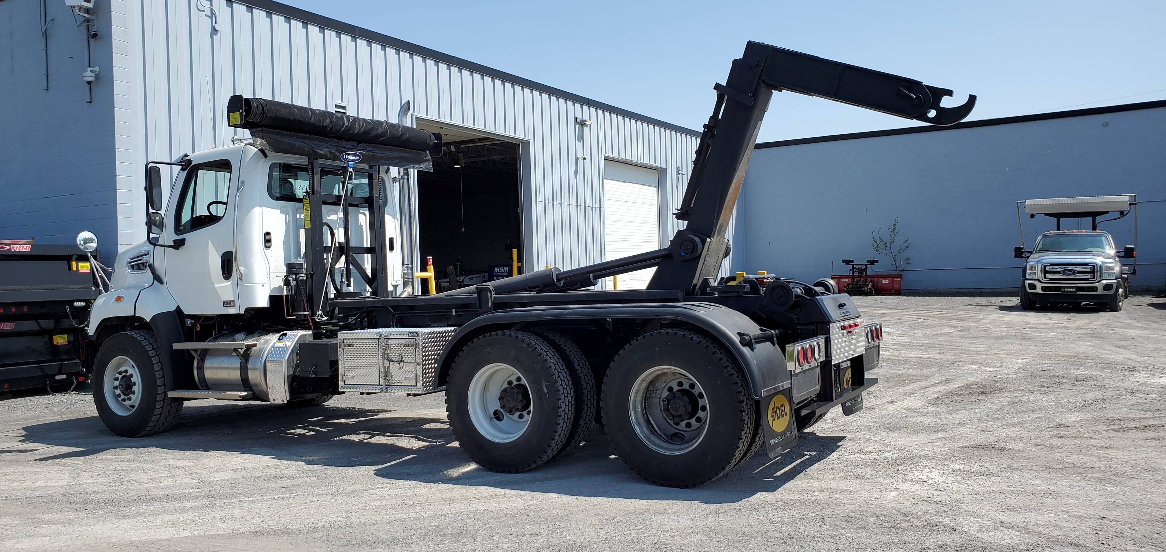 2023 Freighliner 108 SD - SwapLoader 400 Hooklift