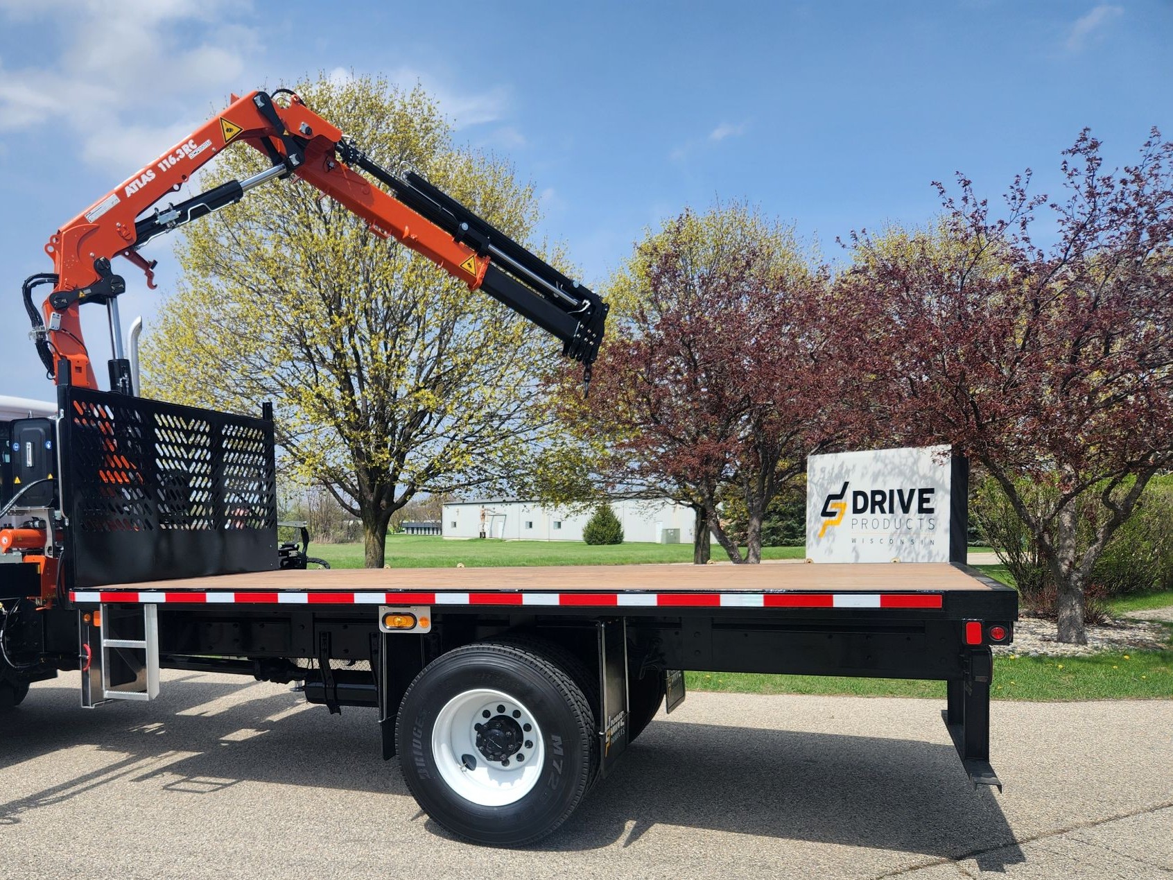 2025 ISUZU FTR DERATE - Atlas 7.5 txm - 18' Steel Flat Deck