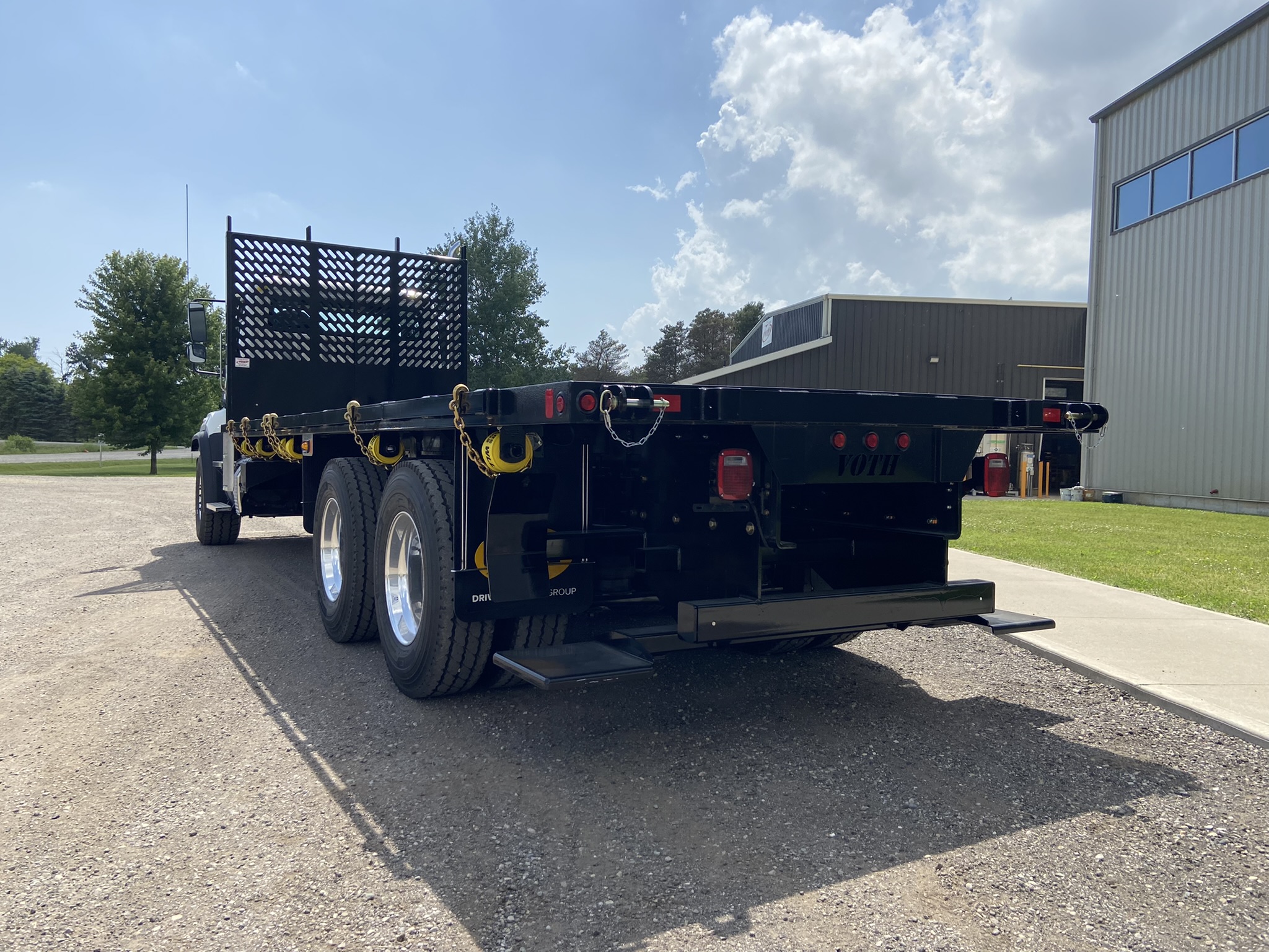 2025 Ford F750 - Kargo King 14' C6 Detachable System w/16' steel lumber deck - MTNORD005421