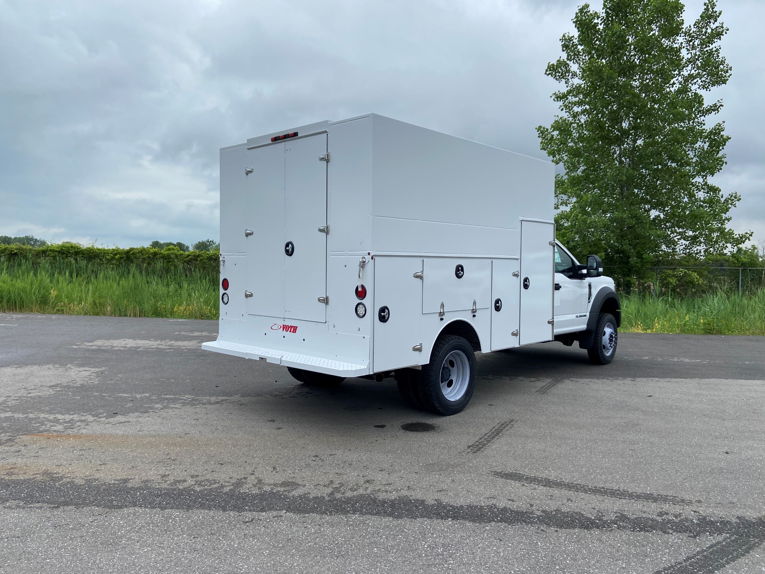 2024 Ford F550 - Voth 84CA Aluminum Service Body - TILQTE000591