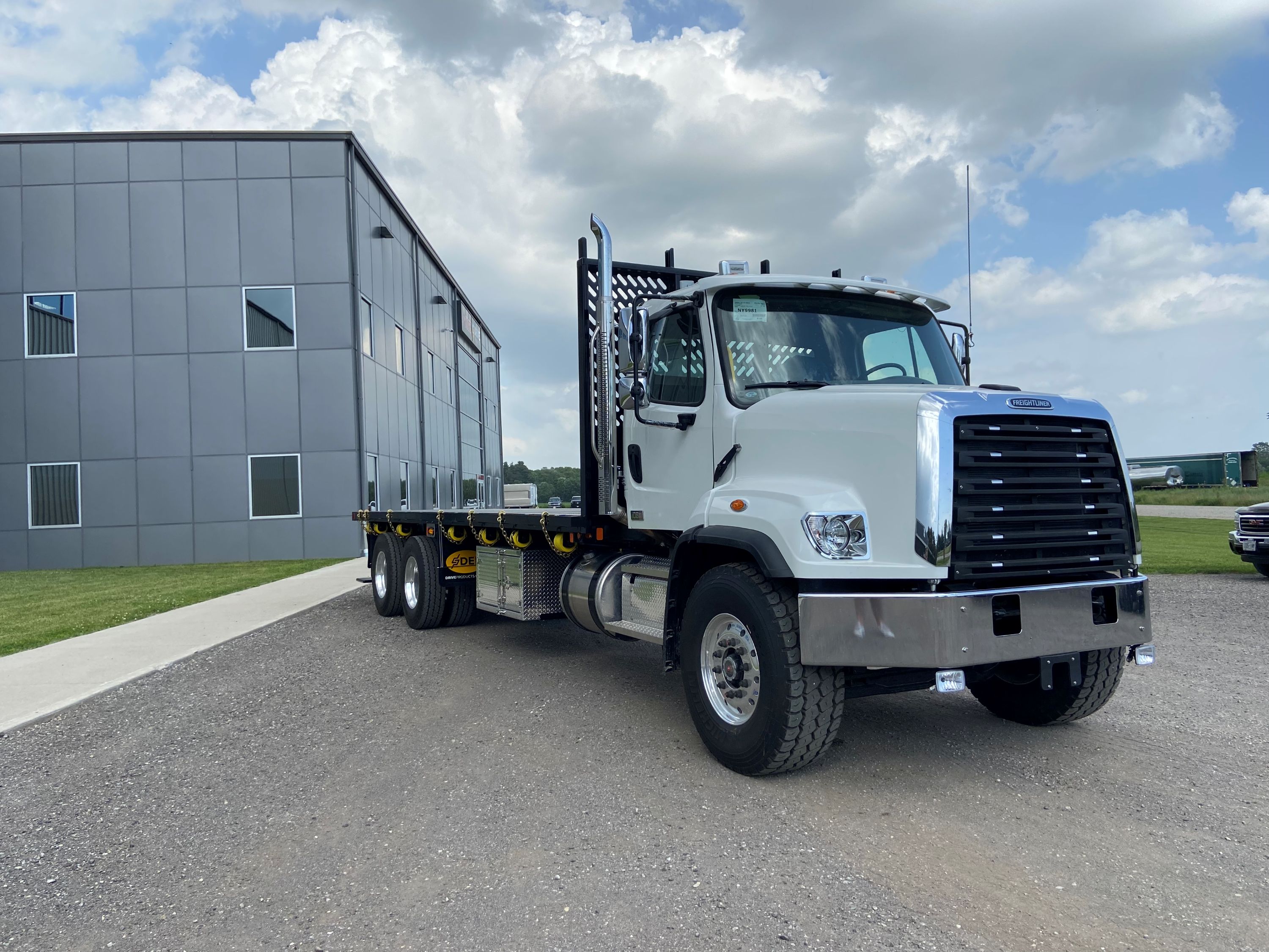 2025 Freightliner Hitchhiker