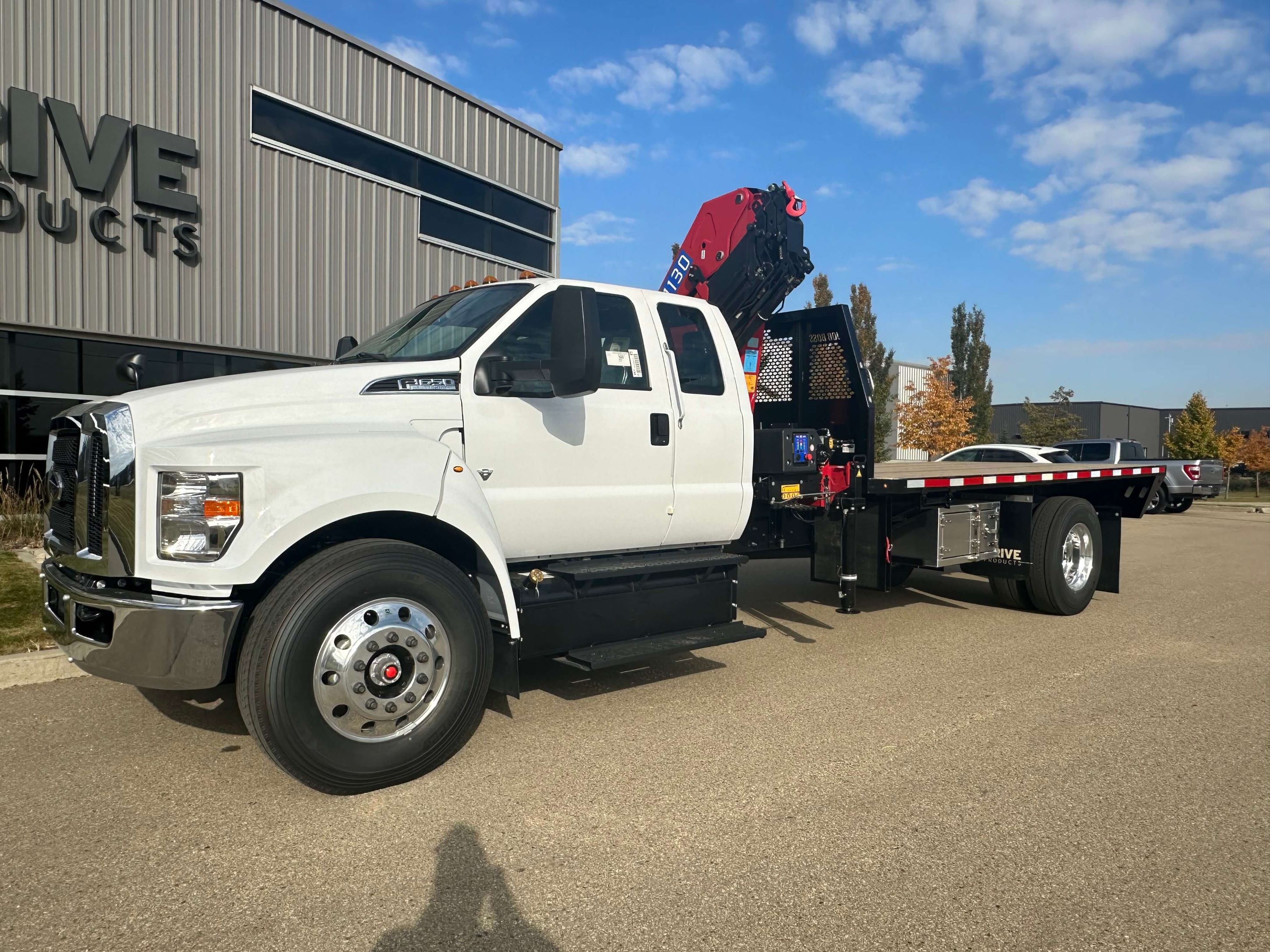 2024 Ford F750 Super Cab - Jerrdan 8.5T 24' Steel XLP Carrier - Alberta