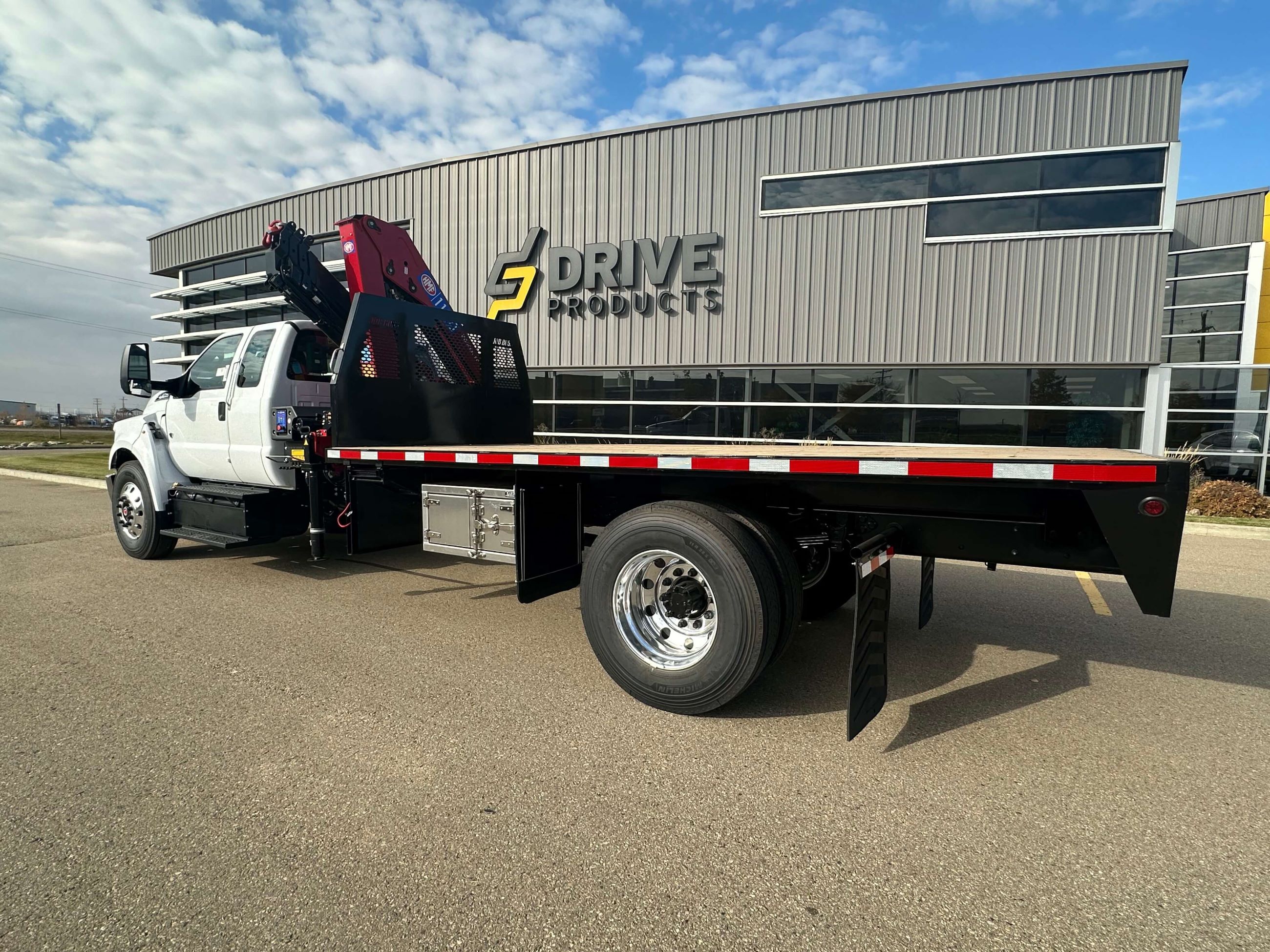 2024 Ford F650 Super Cab - 21130K-4 RCS HMF Crane w/16' Job Boss Steel Deck - Alberta