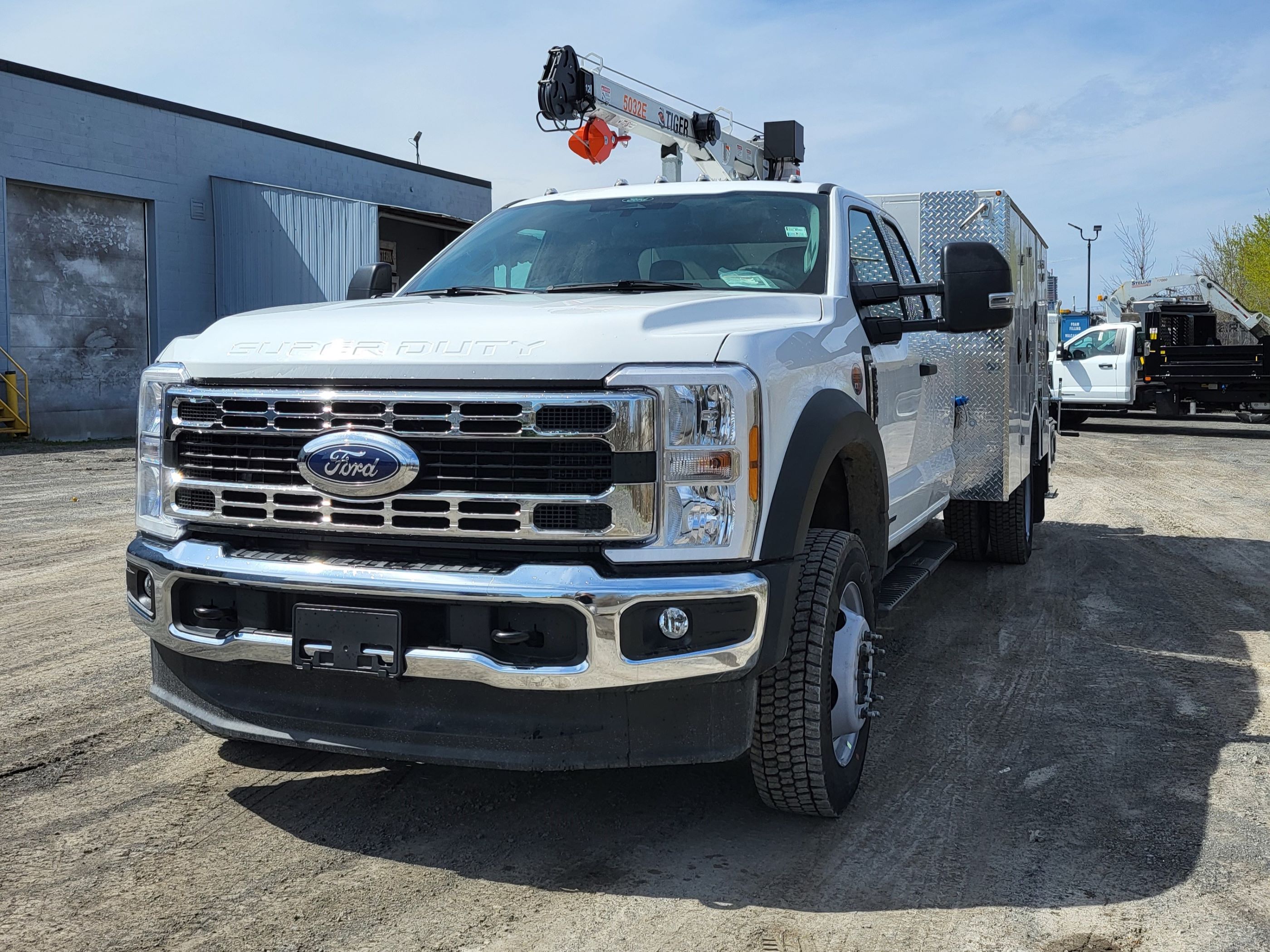 2024/2025 Ford F550 - Voth 84" CA Service Body w/ Tiger Crane 5032E - ELKORD001914