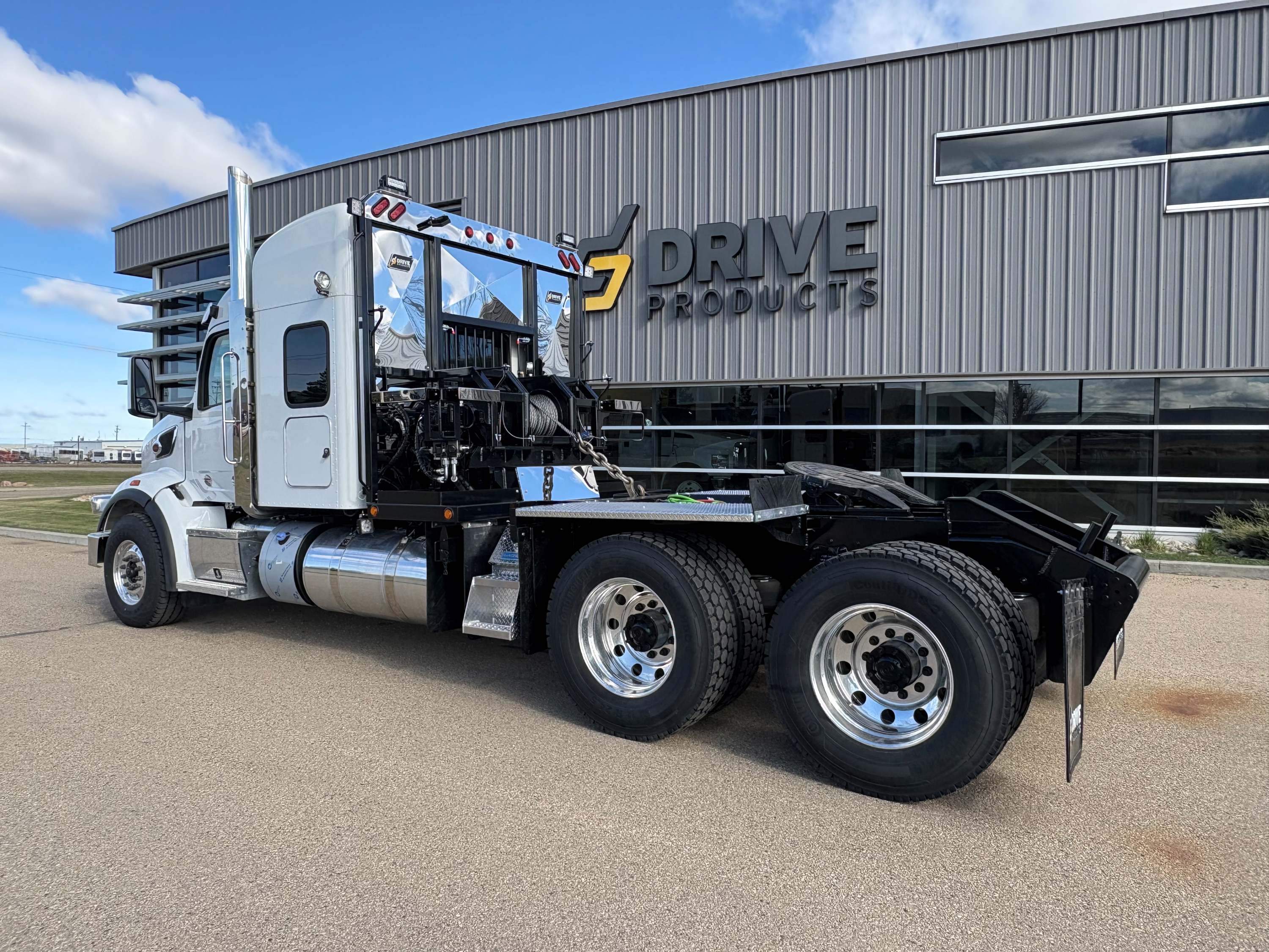 2025 PETERBILT 567 - 58" FLAT WINCH TRUCK - EDWORD354592