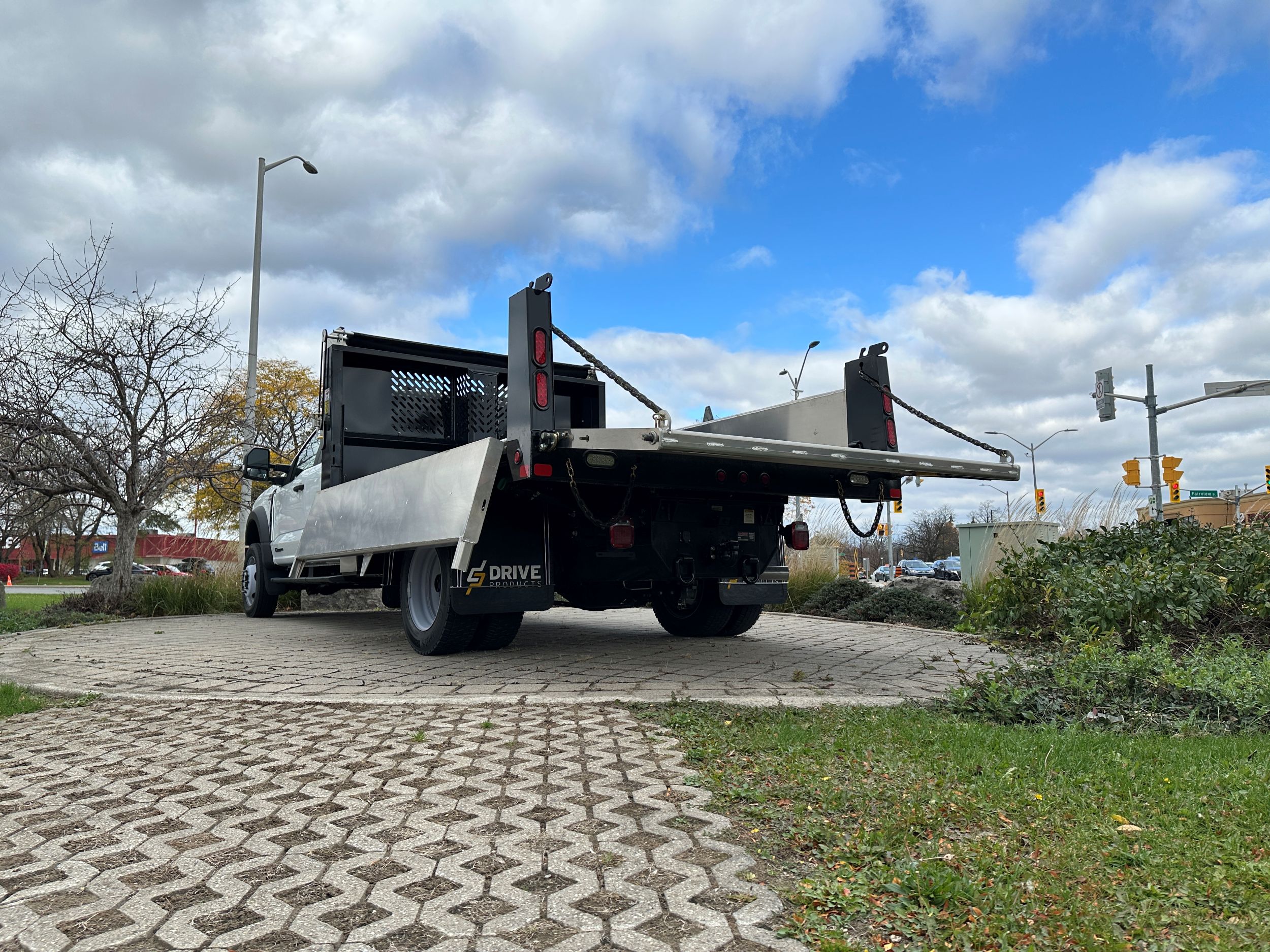 2024 Ford F550 Crew Cab - Voth 11-9 Hybrid Unibody Dump