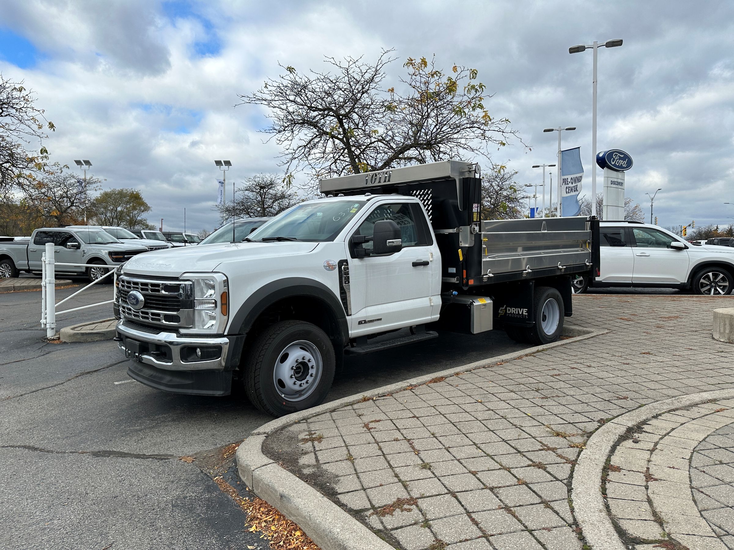 2024 Ford F600 - Voth 11-9 Hybrid Unibody Dump