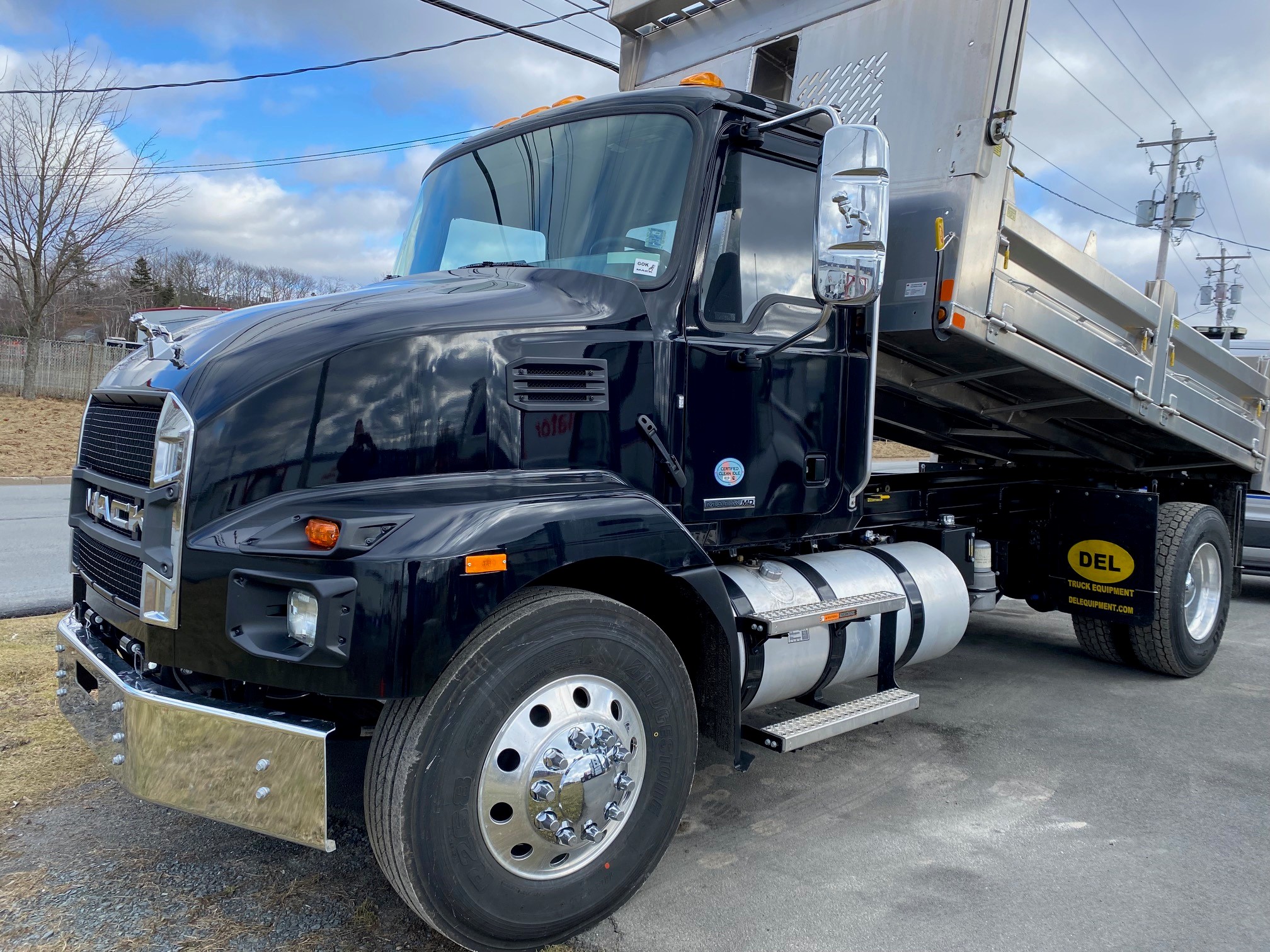 2023 Mack MD7 - VOTH 13'9" Aluminum Dump Body