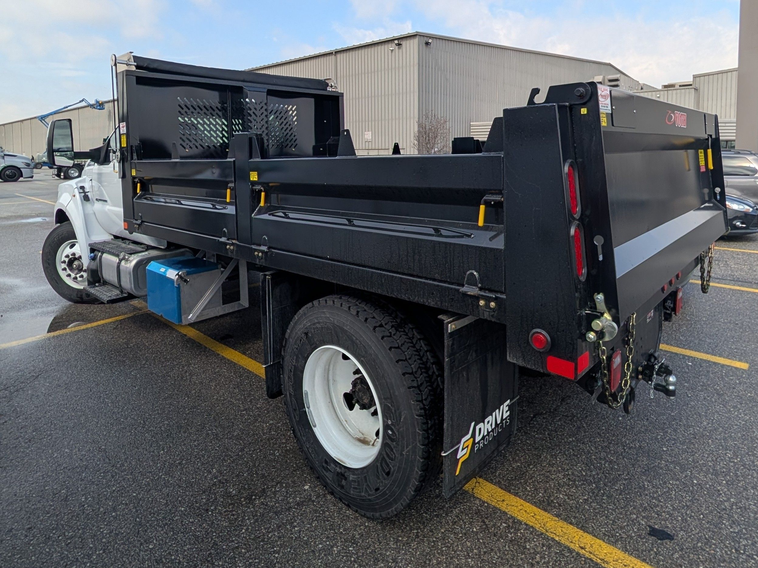 2025 Ford F650 - 13'9" VOTH Steel Dump Body - OTTORD011332