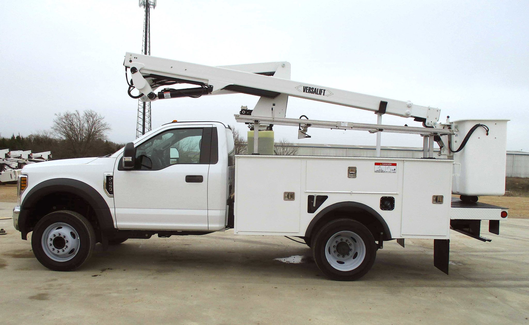 Ford F450 Versalift