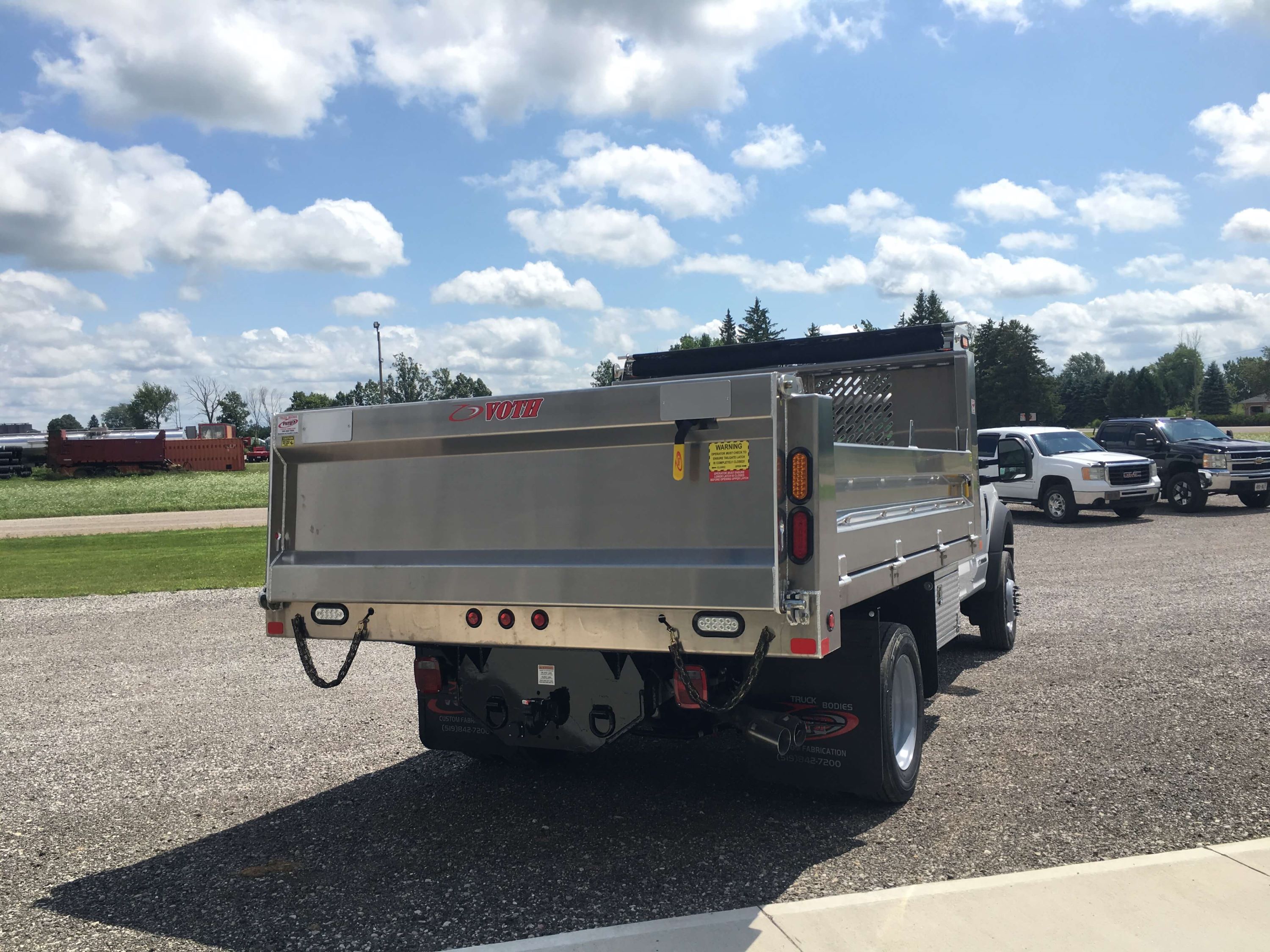 2023 Ford F550 Ext Cab - Voth 11'9" Aluminum Dump Body