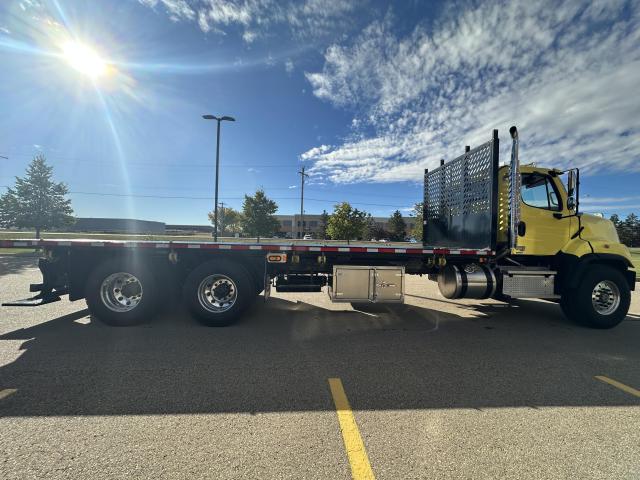 2024 Freightliner 108SD - 25' Hitchhiker Deck