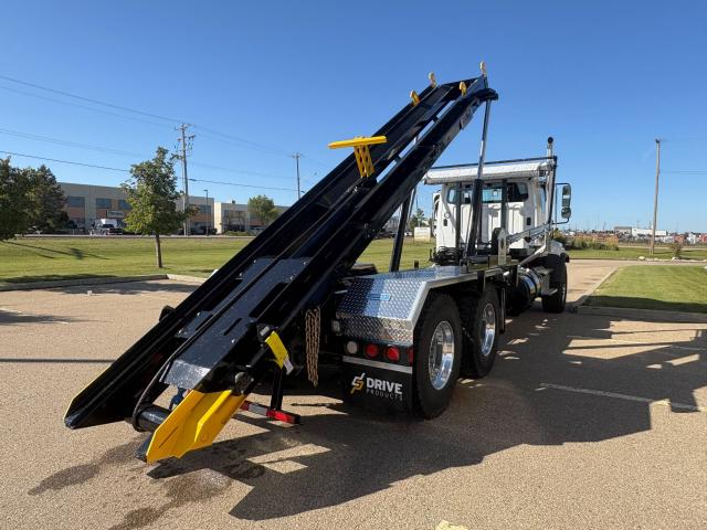 2025 Freightliner 108SD - BigMax 35T Cable Roll Off System