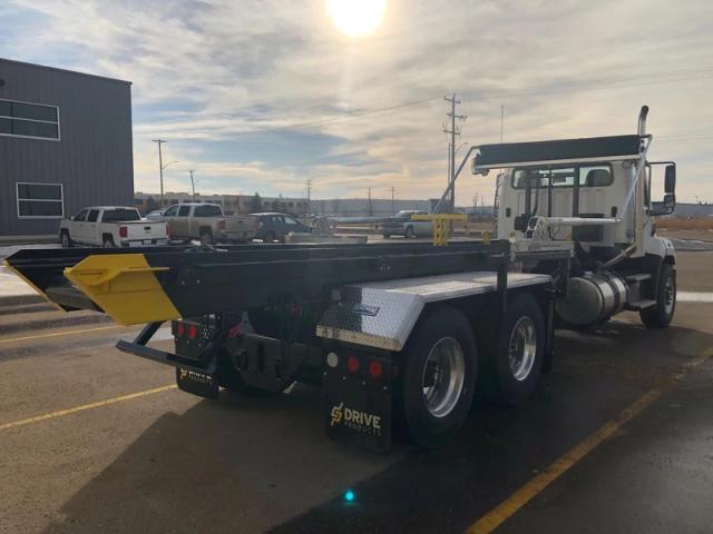 2025 Freightliner 108SD - BigMax 35T Cable Roll Off System