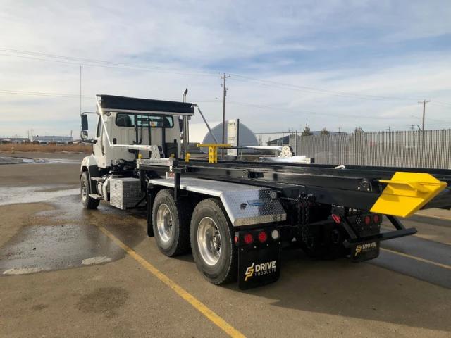 2025 Freightliner 108SD - BigMax 35T Cable Roll Off System