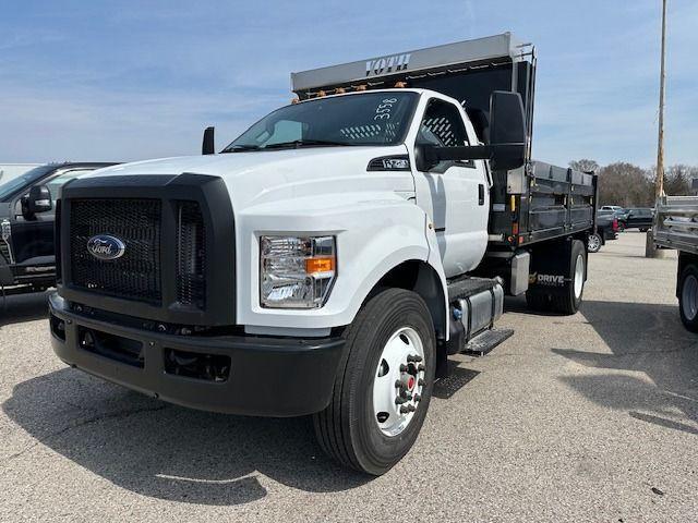 2025 Ford F750 - Voth 13'9&quot; Steel Dump Body