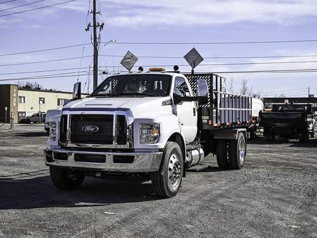 2025 Ford Super Duty Regular Cab - Kargo King 16' Rental Deck System