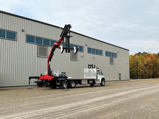 2025 Western Star 47x - HMF 2530LRCS &amp; 24'6&quot; Aluminum Flatdeck