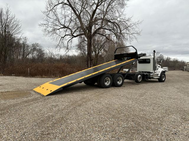 2023 Peterbilt 348 - Kargo King c8 Roll-Off Rental System - TORORD687907