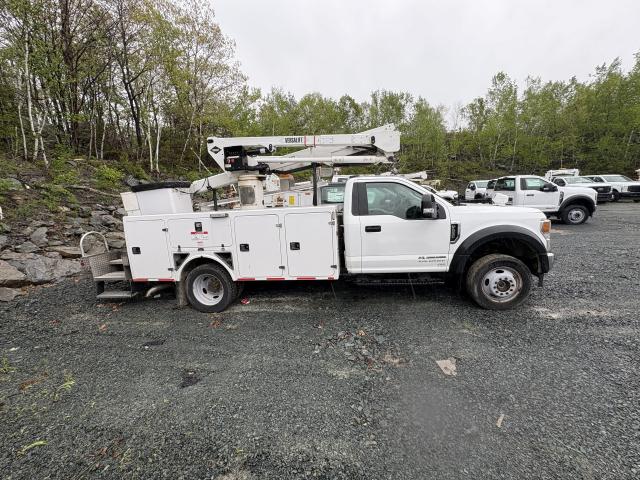 2022 Ford F550 - Versalift 40' SST 40 EIH - Fibrelgass Service Body