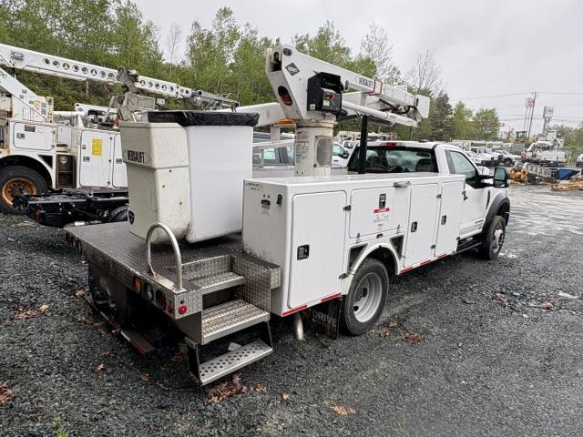 2022 Ford F550 - Versalift 40' SST 40 EIH - Fibrelgass Service Body